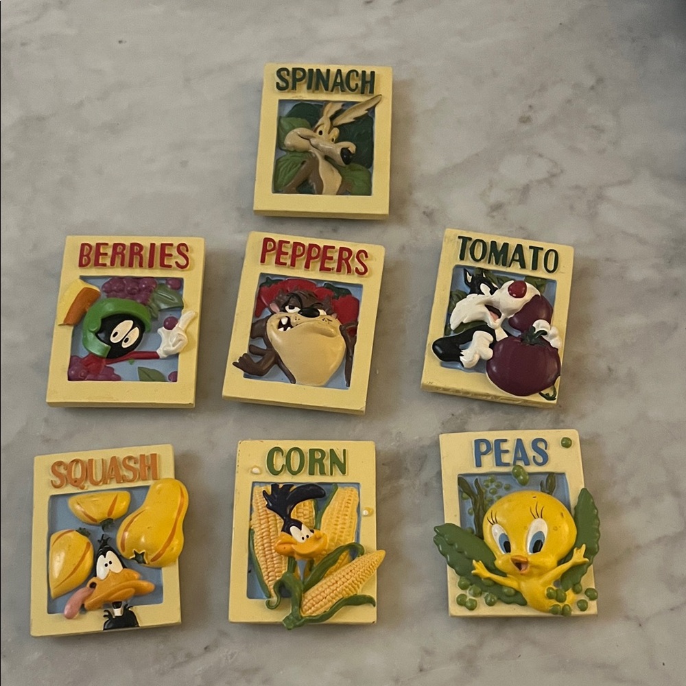 Vintage Warner Bros. Looney Tunes Vegetable & Garden Magnet Set 1997